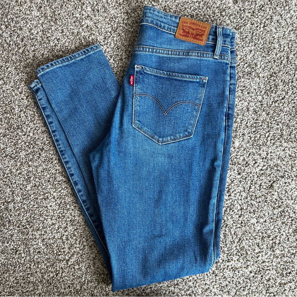 Levi’s 721 High Rise Skinny Jean